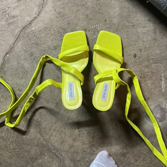 Neon yellow leather lace ups - Picture 4 of 6